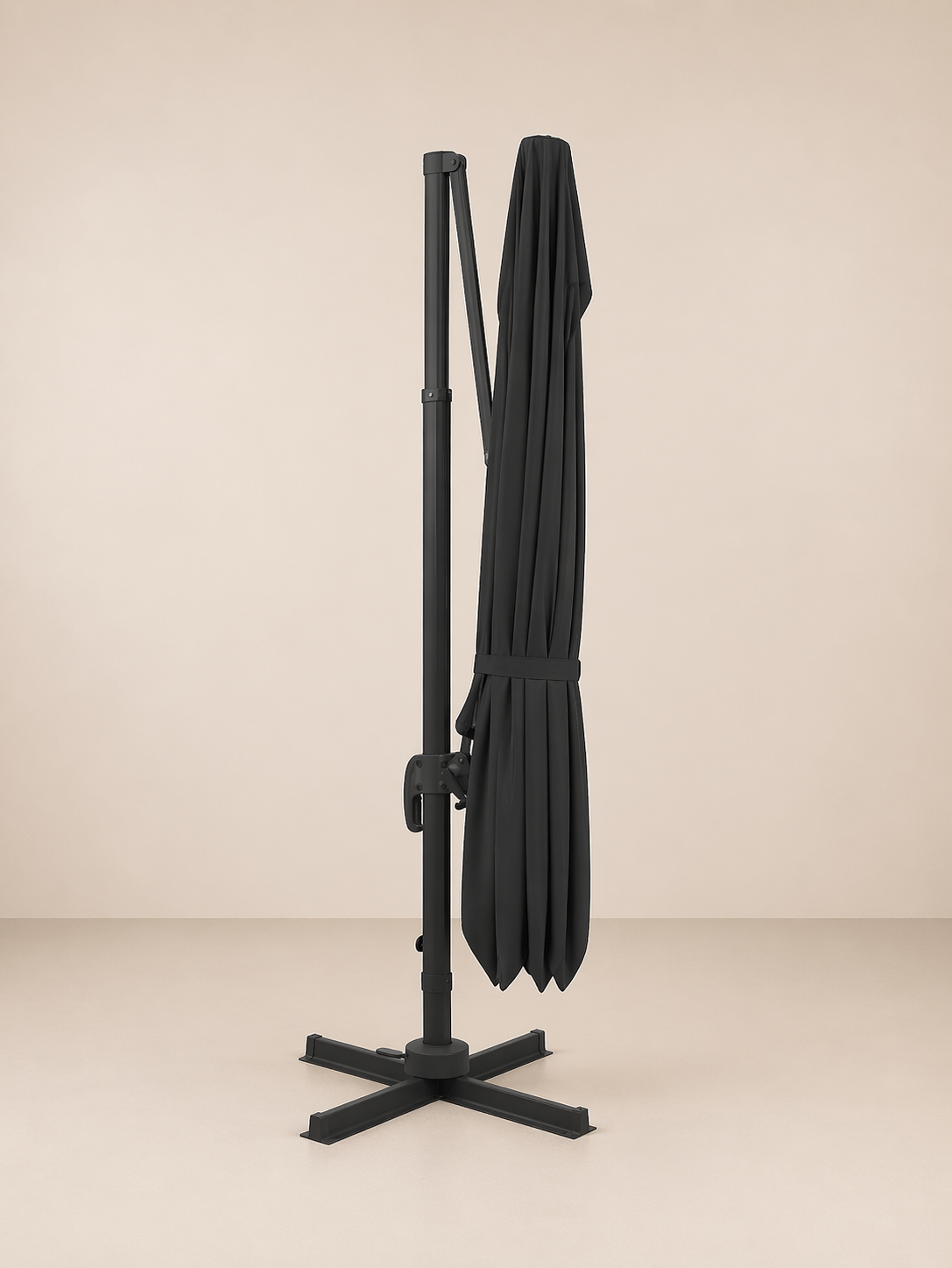 Détail de la toile anthracite RAL 7016 avec double toit anti-vent du Levant