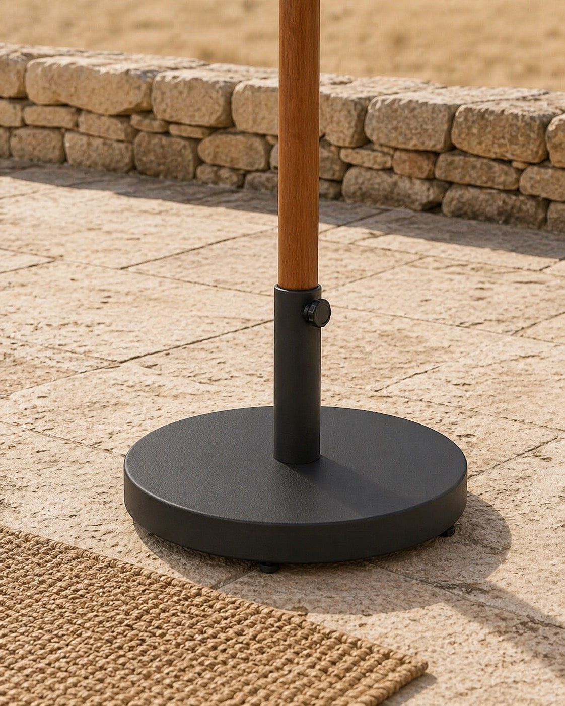 Détail du disque acier et trois adaptateurs de mât du Socle Bastide