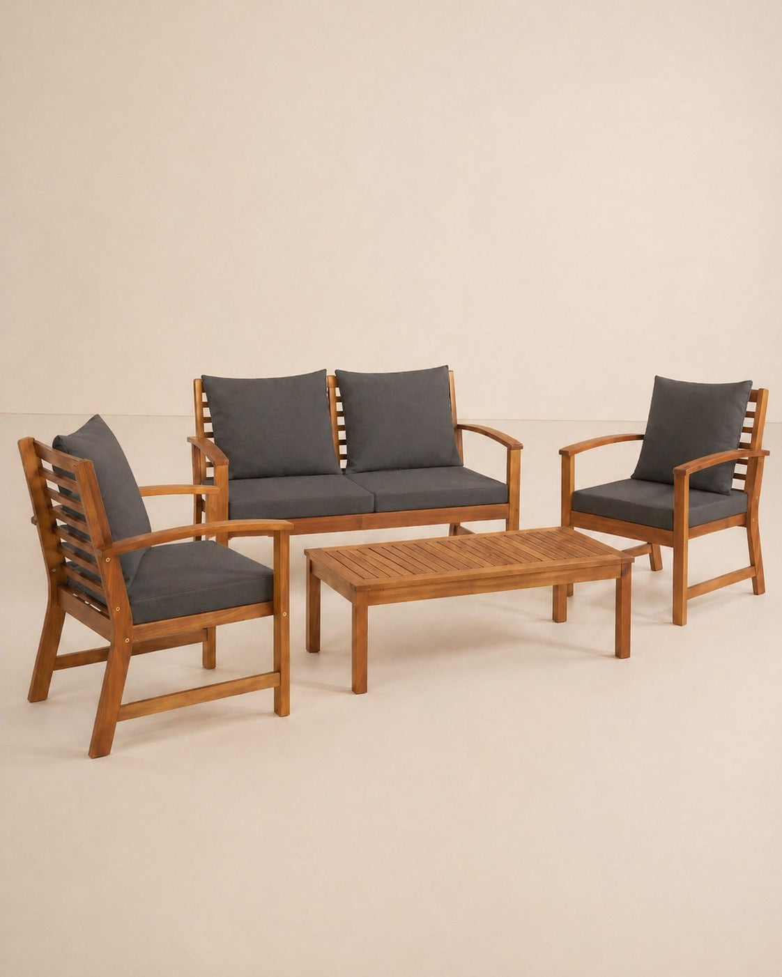 Vue d'ensemble du Salon Tramontane canapé fauteuils table basse acacia
