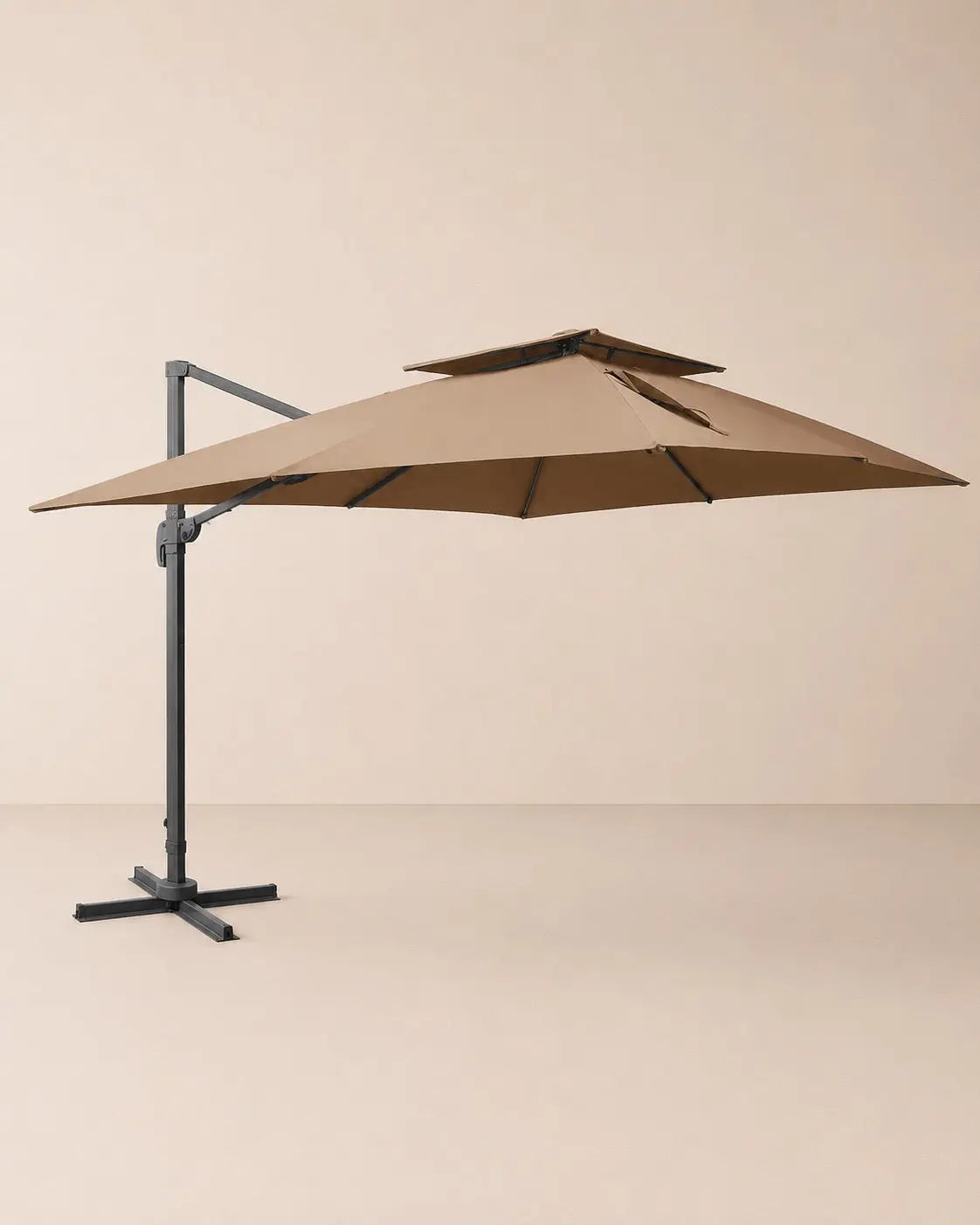 Parasol déporté taupe XL Ombralys Tramontane 3x4m sur grande terrasse