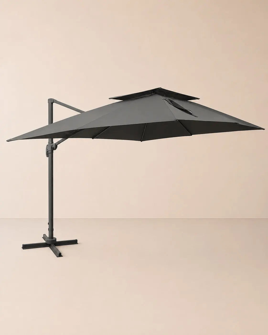 Parasol déporté anthracite XL Ombralys Levant 3x4m sur grande terrasse