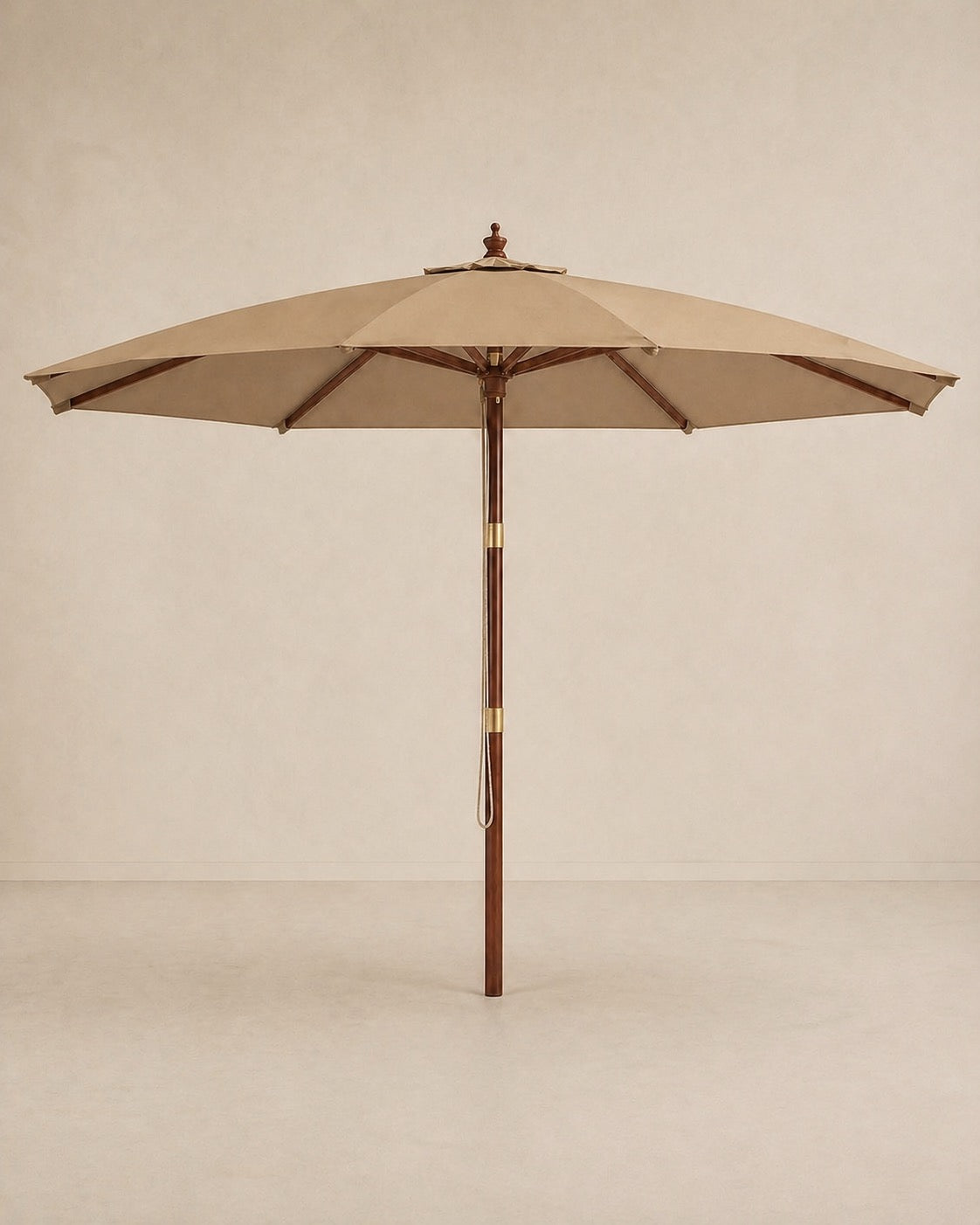 Détail des bagues laiton et finial sculpté du parasol Le Domaine